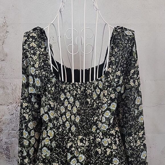 Live to be Spoiled Floral Long Sleeve Dress Mini Length Women's Size M - Picture 6 of 12